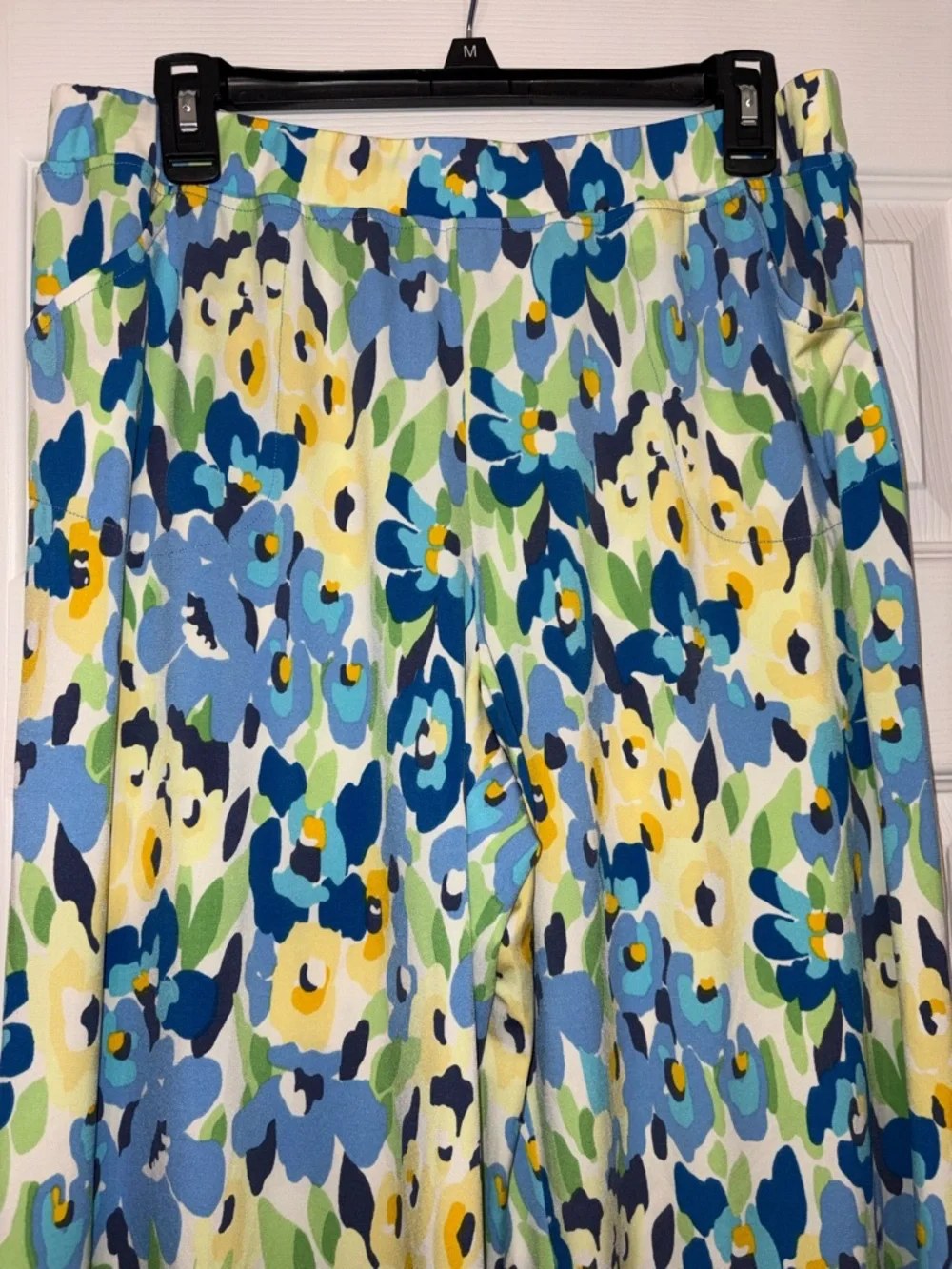 Quacker Factory Blue, Yellow & Green Floral Cropped Pant - Picture 3 of 6